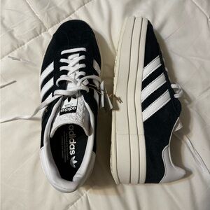 Womens size 8 Adidas Gazelle Bold